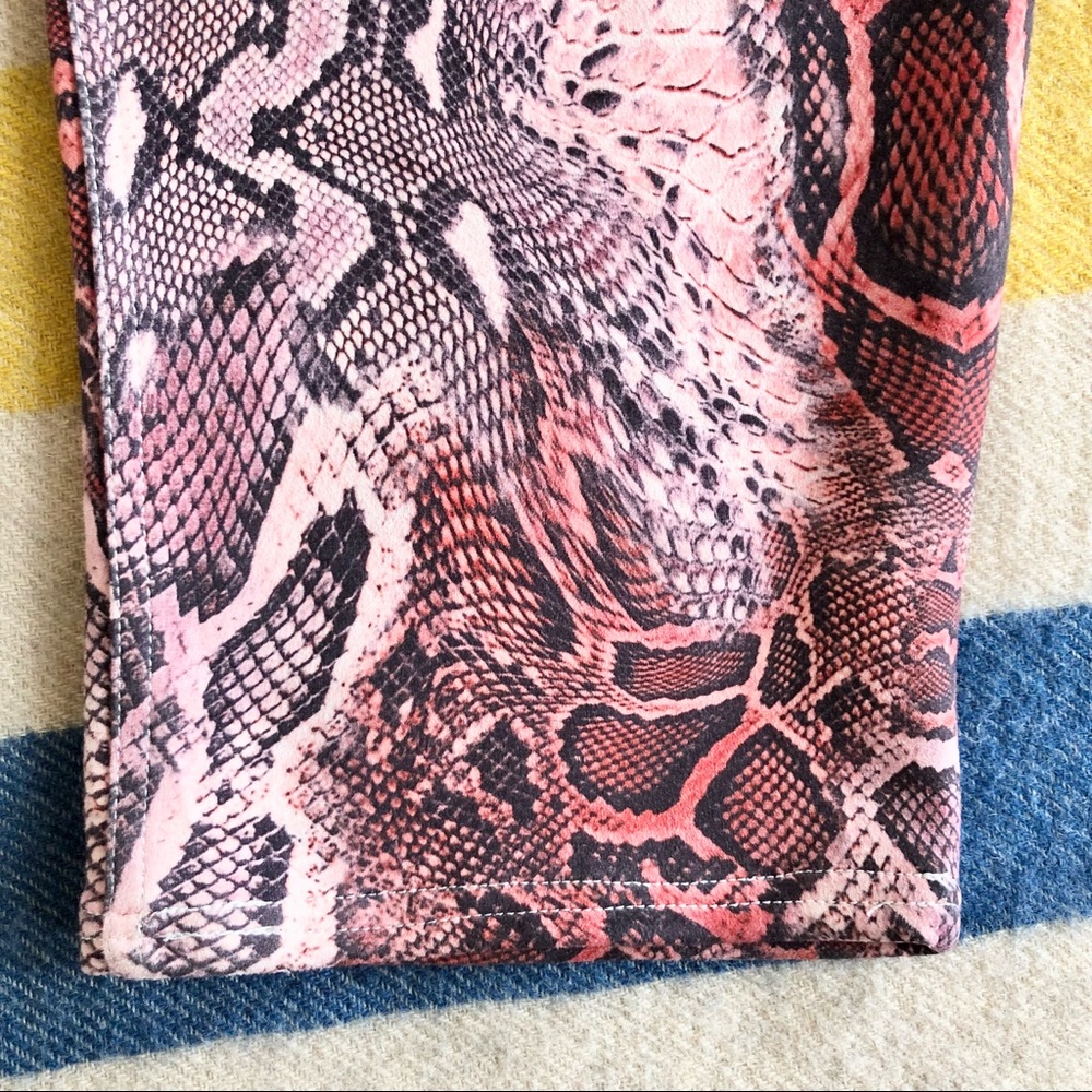 House of Sunny snakeskin print pants - Picture 11 of 12